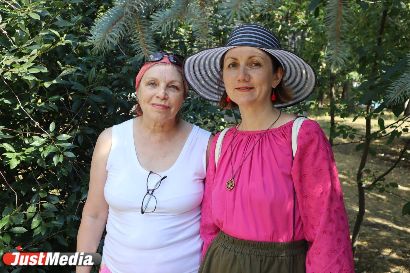 Любовь Серова и Нина Демичева, гостьи из Башкирии: «Погода прекрасно радует!» В Екатеринбурге +26 градусов - Фото 1