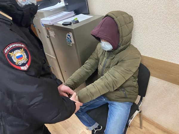В Екатеринбурге задержали очередного афериста, разводившего пенсионеров на деньги - Фото 1