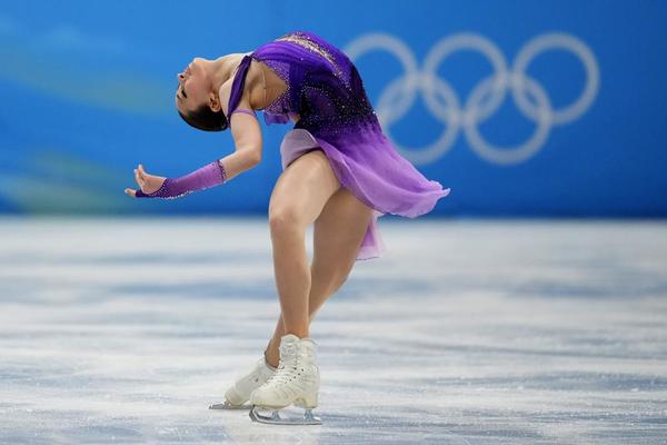 Камила Валиева предварительно заняла первое место в одиночном катании на Олимпиаде в Пекине - Фото 1