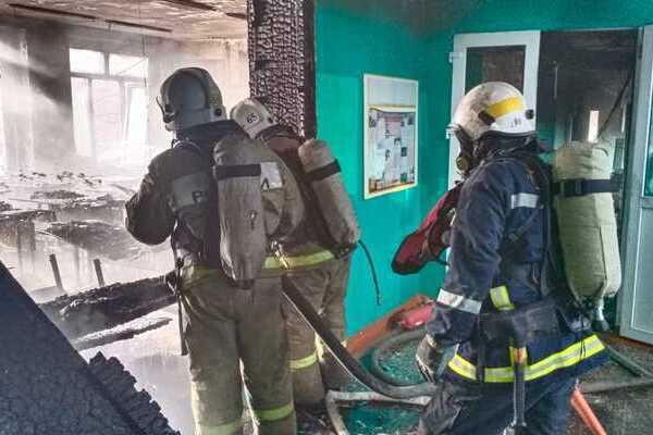 Причиной пожара в школе №28 Ревды могла стать неисправная проводка - Фото 1