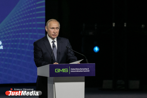 Владимир Путин обсудит с правительством и Центробанком ситуацию в экономике - Фото 1