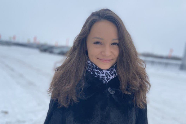 Анна Бабкина, Woodluck_family: «Весна — время, когда хочется надевать яркие вещи и дышать полной грудью». В Екатеринбурге +2 градуса - Фото 1