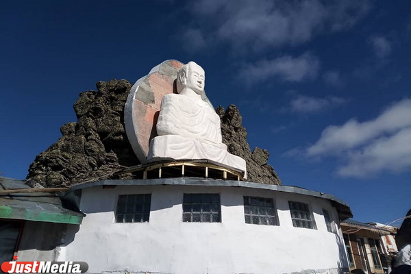 «Евраз» установит отапливаемые вагончики для туристов и паломников буддистского монастыря на горе Качканар - Фото 1