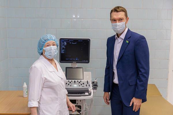 Депутат Алексей Вихарев помог роддому 14-й больницы купить аппарат УЗИ - Фото 1