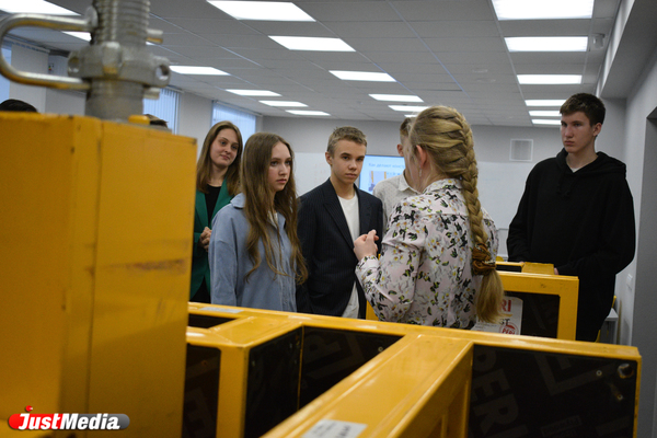 В Екатеринбурге для школьников гимназии №2 запустили «строительный класс» - Фото 1