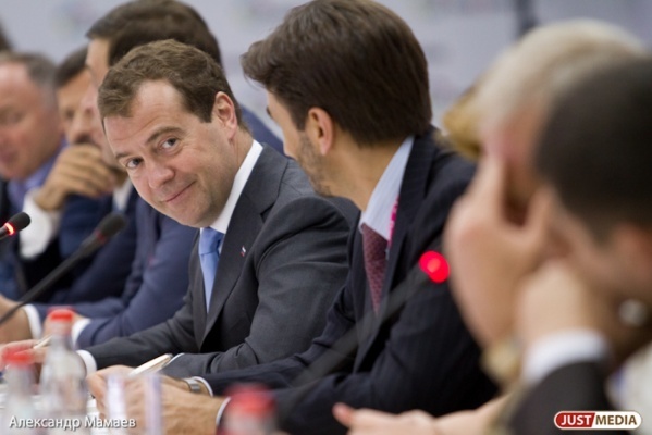 Дмитрий Медведев высказался о фейках, распространяемых во время специальной военной операции Украиной - Фото 1