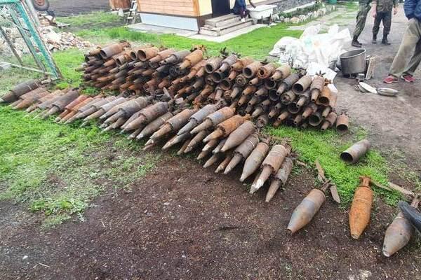 Специалисты Росгвардии обнаружили в Свердловской области гараж, в котором было более 1000 боеприпасов - Фото 1