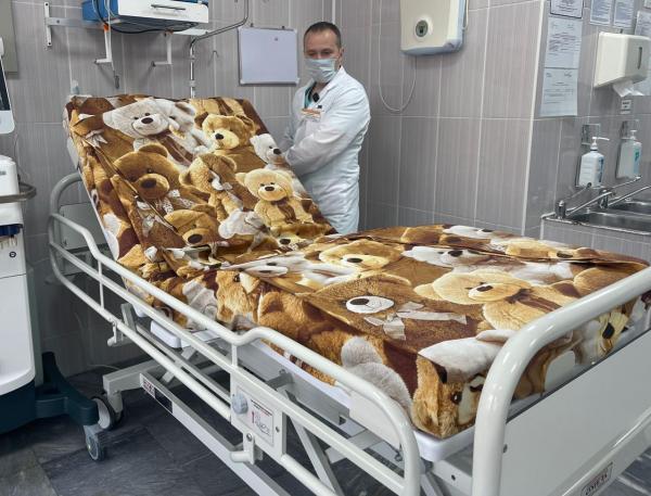 «800 детей за год»: в реанимационном отделении детской больницы Екатеринбурга обновили «парк» кроватей - Фото 1