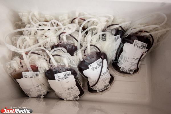 Госпитализированному после нападения Синдзо Абэ делают переливание крови - Фото 1
