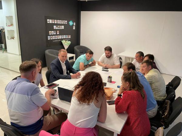 Кандидат в губернаторы Свердловской области Александр Демин приехал в Екатеринбург - Фото 1