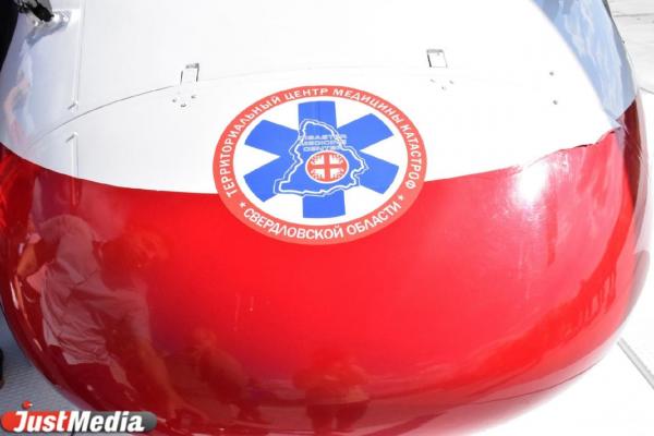 Вертолет бригады центра медицинских катастроф в Краснотурьинске совершил за год более 100 вылетов для спасения свердловчан - Фото 1