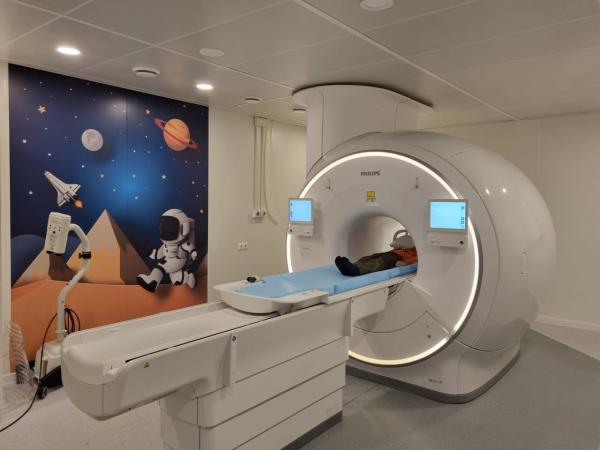 Свердловская детская клиническая больница получила инновационный томограф, средства на которого были выделены после встречи Евгения Куйвашева и Михаила Мишустина - Фото 1
