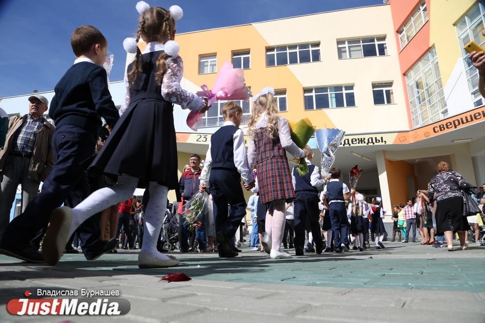«Она «не дышит» и хлопка там совсем немного». Уральские эксперты исследовали школьную форму - Фото 1