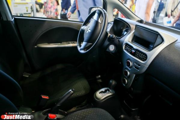 Путешествующая по Европе на машине россиянка получила на капот оскорбительную надпись - Фото 1