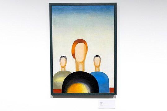 Бывший охранник Ельцин центра заявил на суде, что после его «коррективы» картина ученицу Малевича «стала лучше» - Фото 1