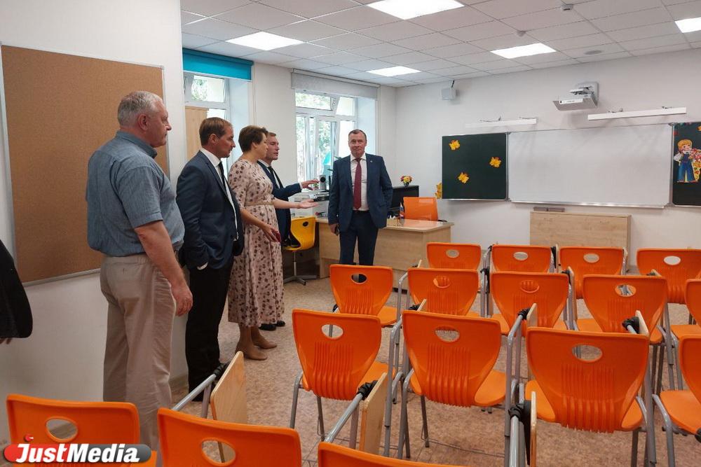 В Екатеринбурге после капремонта открылось сразу две школы - Фото 1