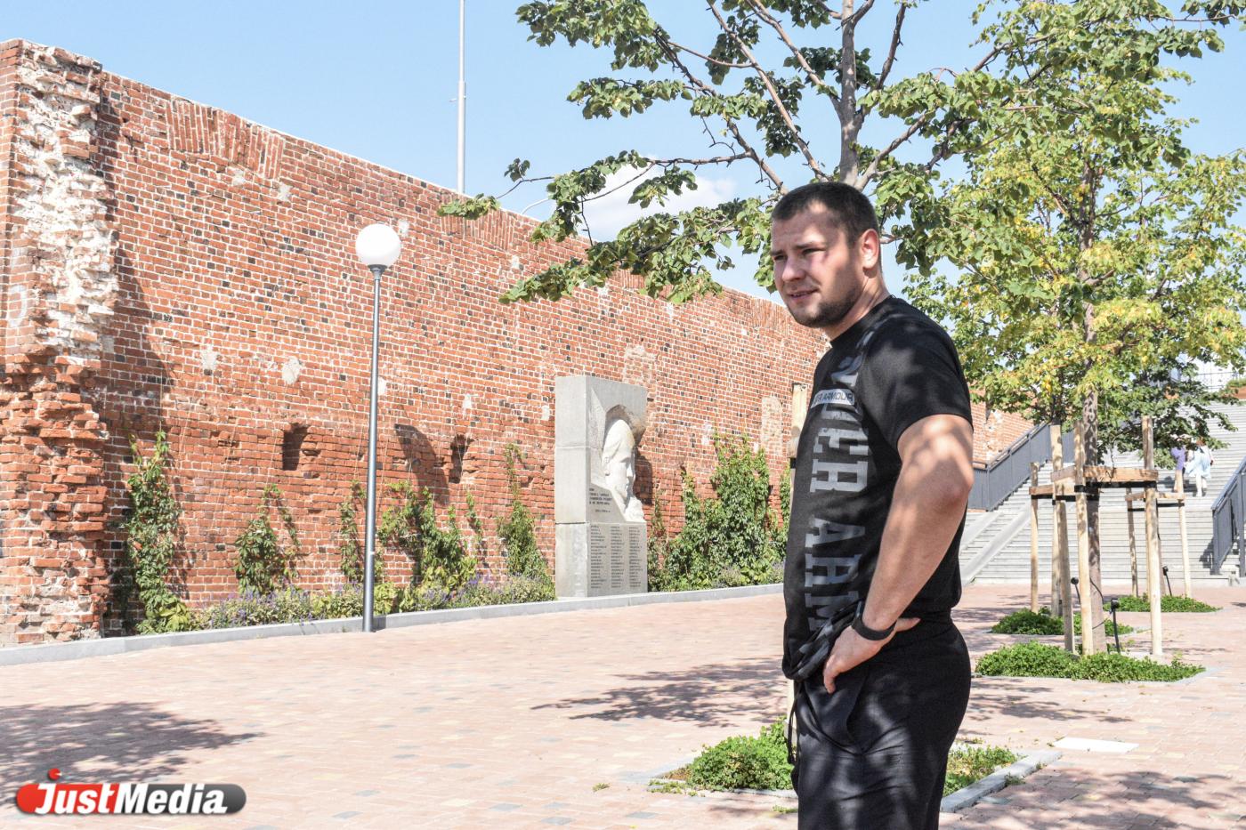 Александр Брагин, госслужащий: «Осень настала, но ничего, теплые дни еще вернутся». В Екатеринбурге +15 градусов - Фото 1