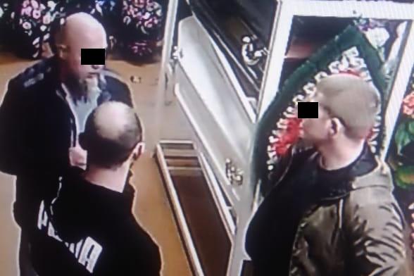 В Сысерти будут судить банду, которая кошмарила предпринимателей, оказывающих ритуальные услуги - Фото 1