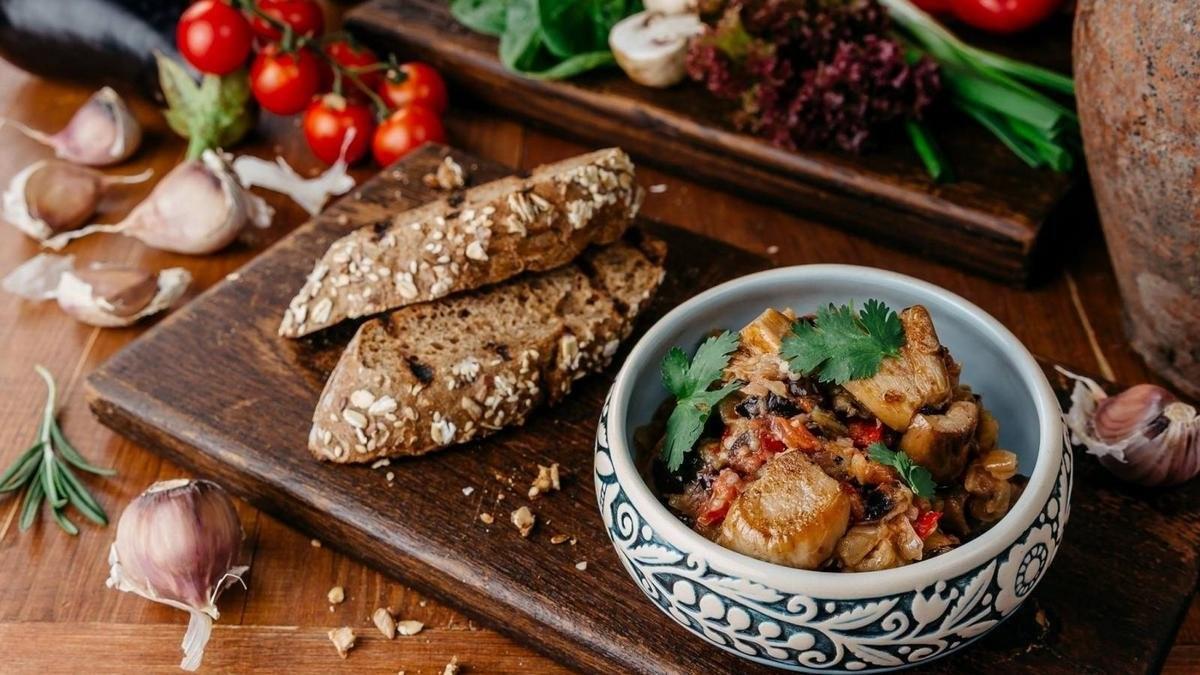 Русская кухня в лучших традициях гостеприимства - Фото 1