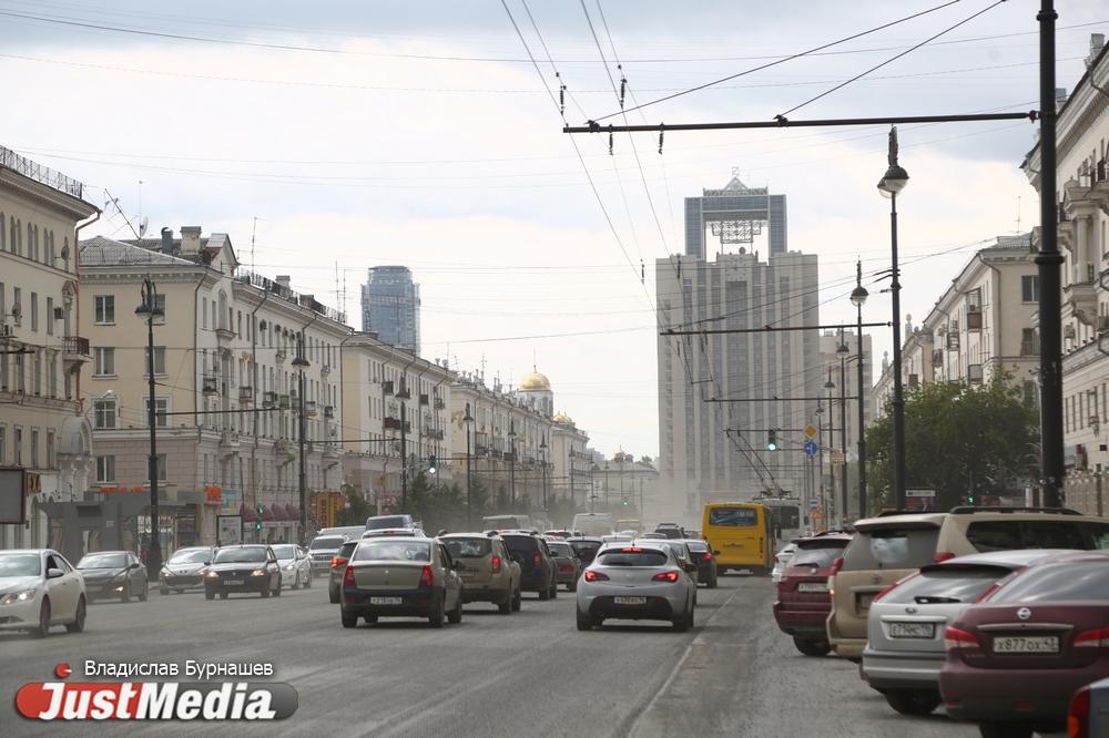 Игорь Упоров, адвокат: «Ограничений на выезд нет, на границе никто не прорывается, бронетранспортеры не сносят» - Фото 1