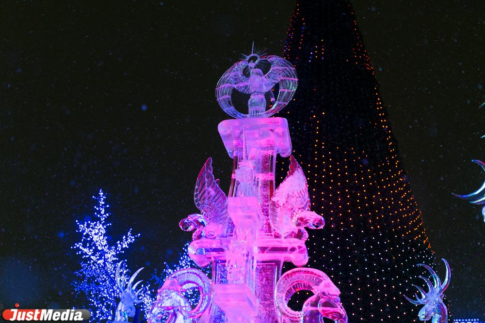 Темой ледового городка в Екатеринбурге в этом году станет трехсотлетие города - Фото 1