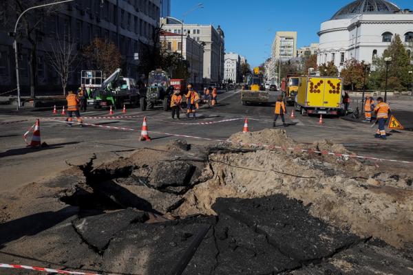 Россия продолжает ракетные удары по инфраструктуре городов Украины - Фото 1