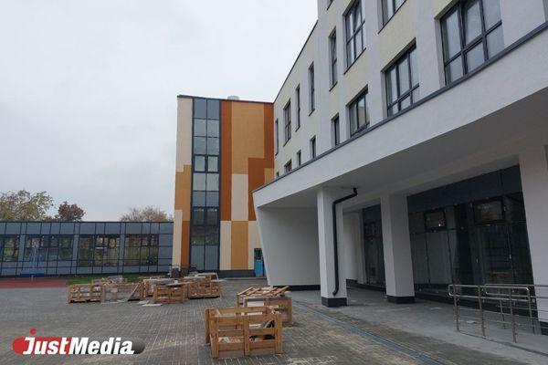 Новый корпус гимназии №120 в Екатеринбурге заработает уже в декабре этого года - Фото 1