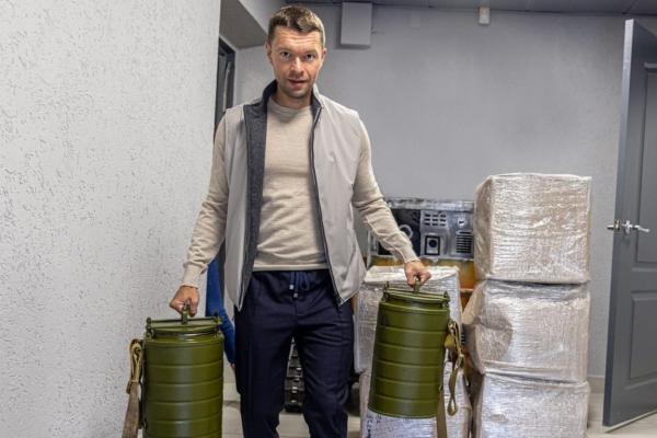 Депутат Екатеринбургской гордумы Алексей Вихарев отправил гуманитарную помощь в учебный центр в Елани