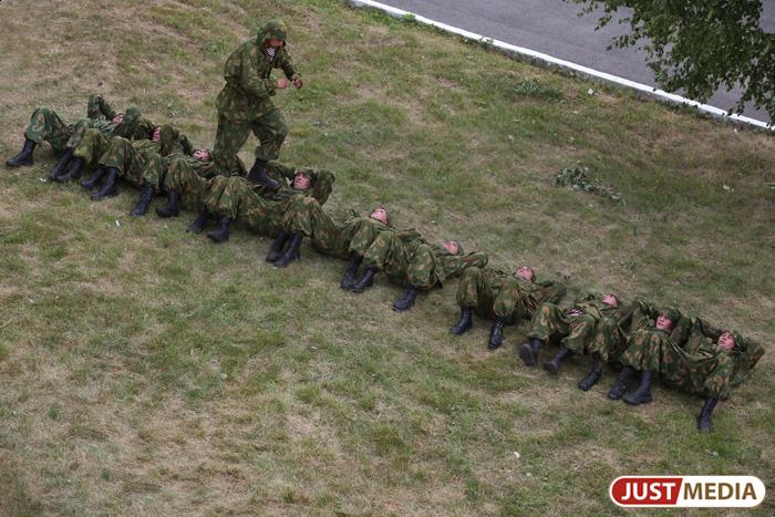 Отец погибшего в 32-м военном городке резервиста заявил, что его сын никогда не употреблял наркотики - Фото 1