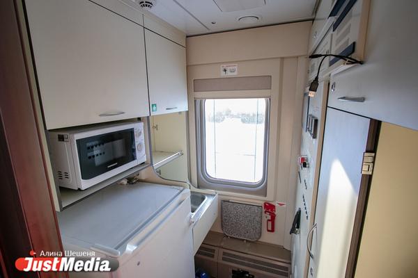 Жителей Киевской области призвали отключить холодильники от сети - Фото 1