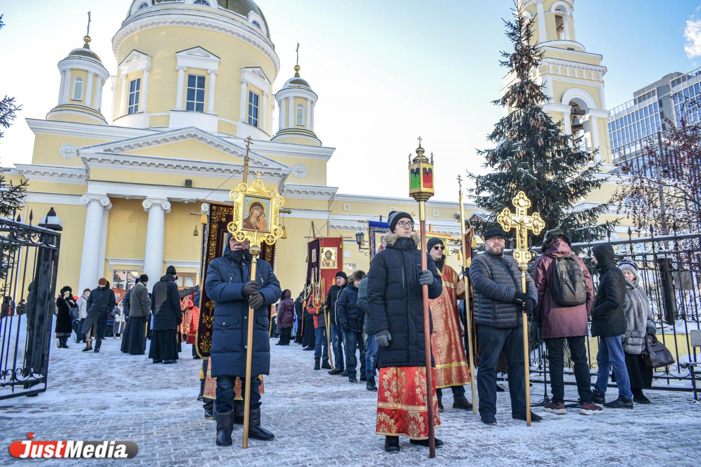 «День святой Екатерины можно назвать вторым Днем города». В столице Среднего Урала состоялся крестный ход - Фото 1