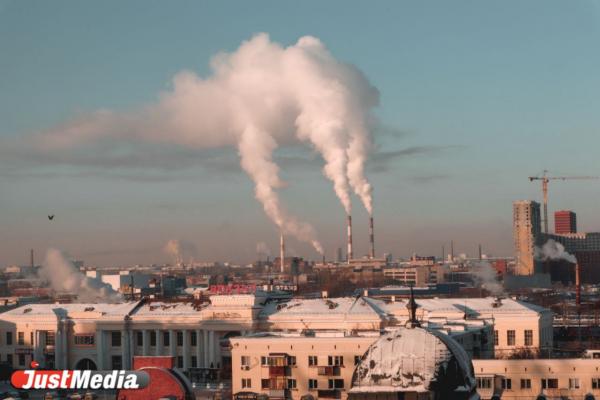 «Слегка дует ветерок и приближает Новый год». В Екатеринбурге -5 градусов