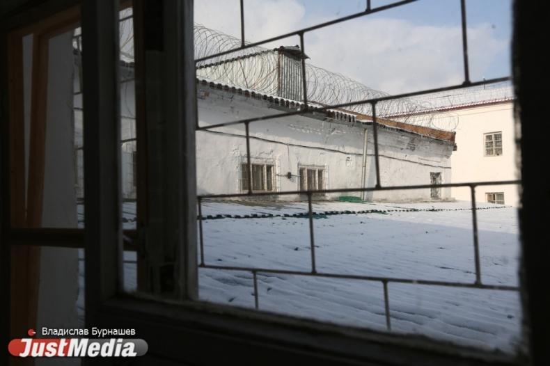 В Новоуральске вынесли приговор мужчине, устроившему пожар в квартире, в котором погибла его собутыльница - Фото 1