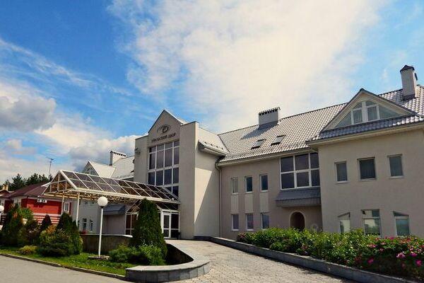 Под Екатеринбургом выставили на продажу шикарный отель, в котором любил останавливаться Мстислав Ростропович - Фото 1