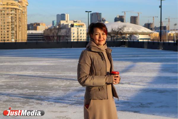 Анна Петрова: «В эти зимние дни согревайтесь горячим чаем и теплыми объятиями». В Екатеринбурге +1 градус