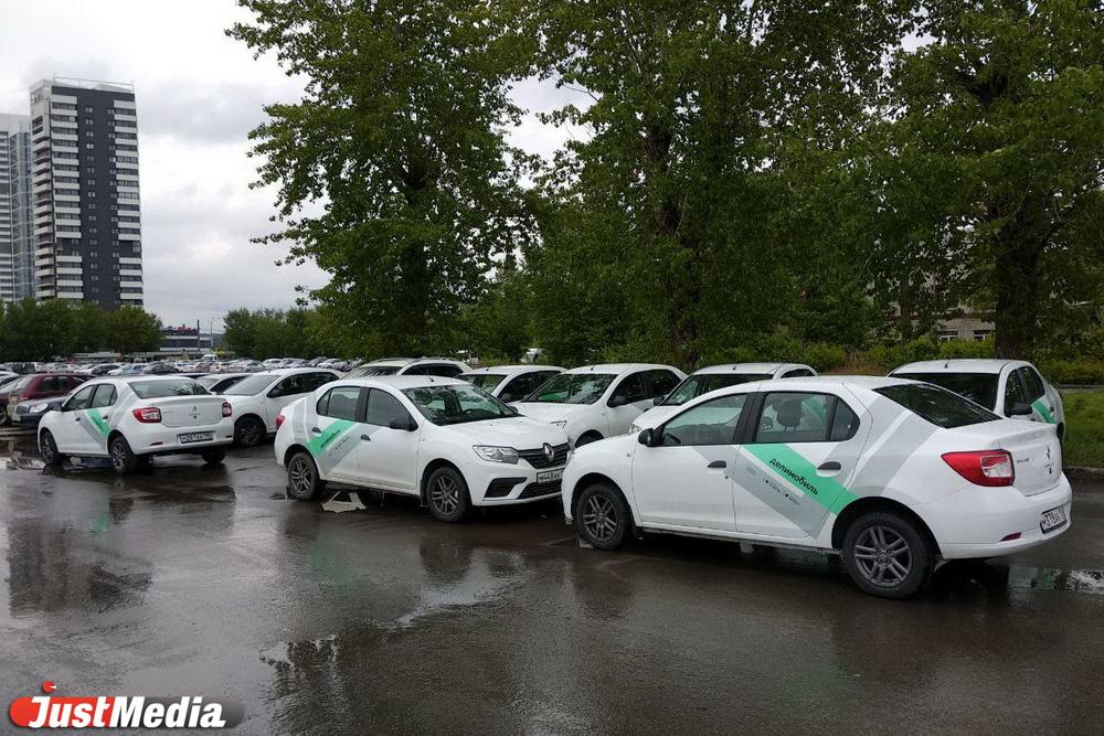 Житель Екатеринбурга украл колеса с каршеринговых автомобилей почти на миллион рублей - Фото 1