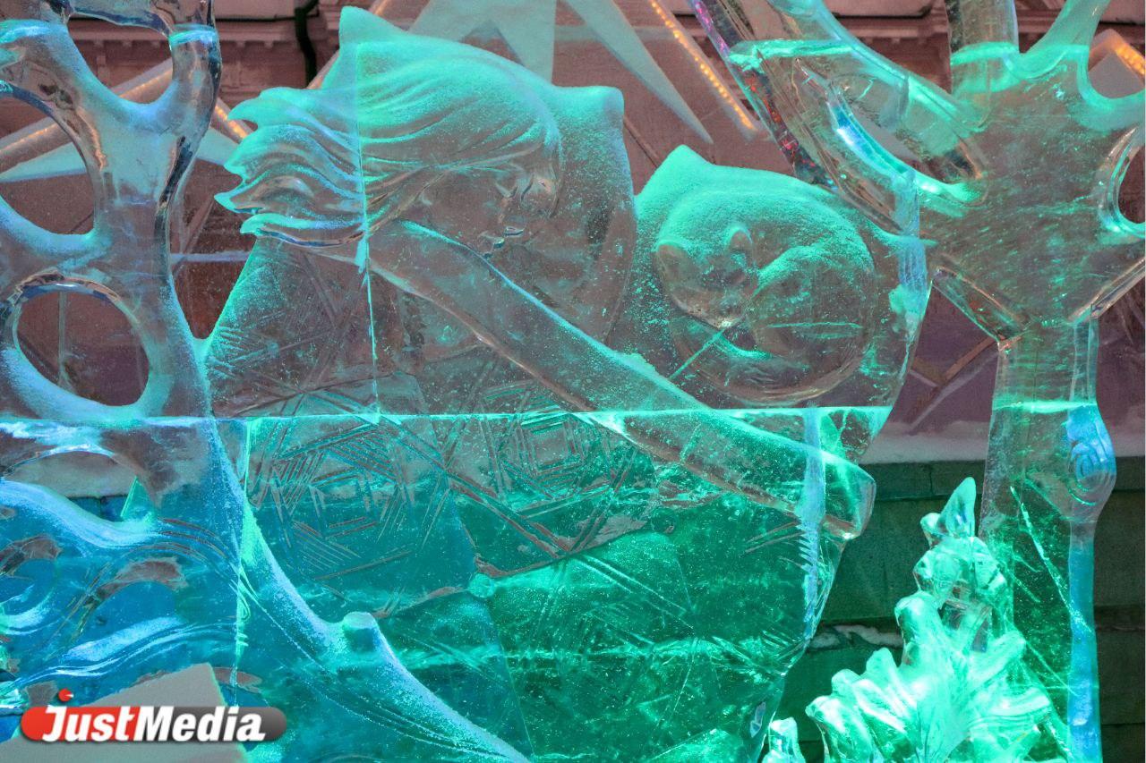 «С новым годом!». В Екатеринбурге -12 градусов - Фото 1