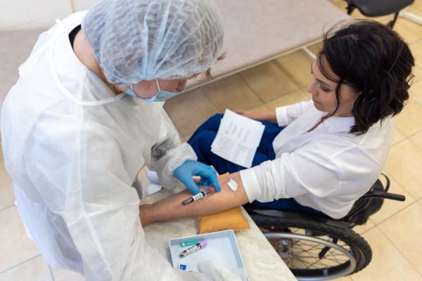 В России в первые с июля выявили 3 тысячи случаев COVID-19 - Фото 1