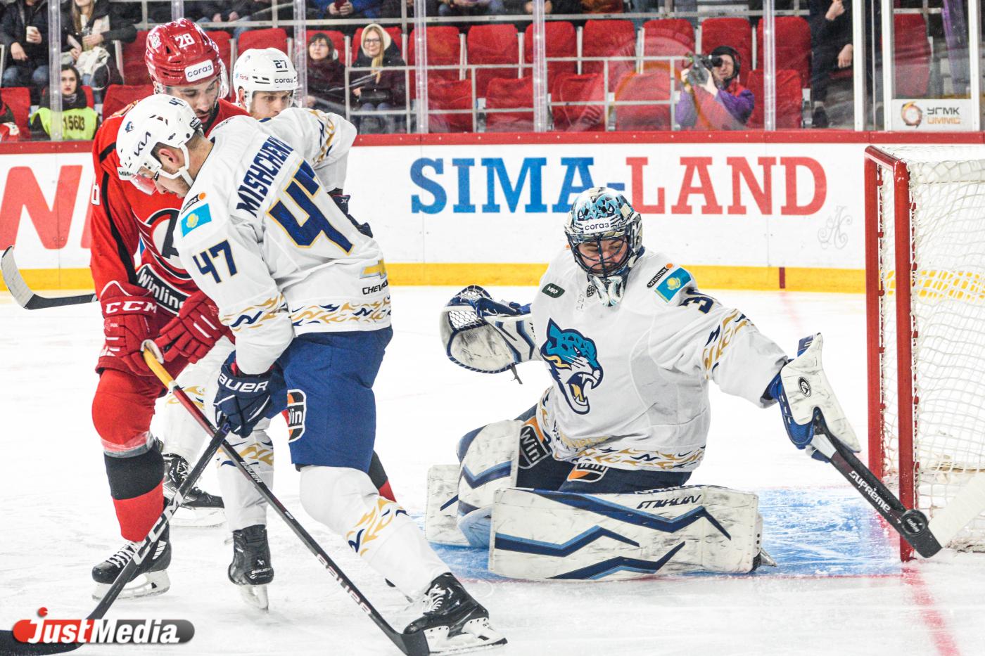 «Барыс» наказал «Автомобилист» в Екатеринбурге - Фото 1
