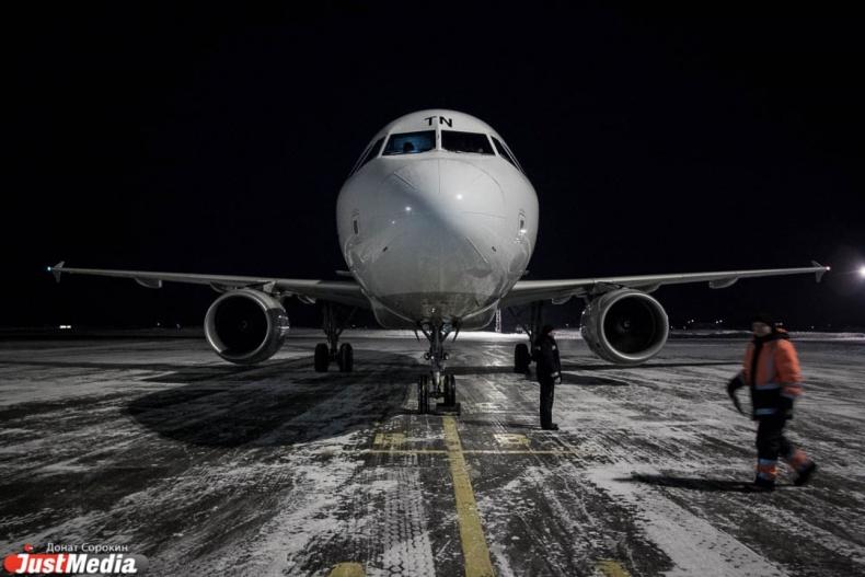 Сильный снегопад стал причиной отмены 235 авиарейсов в Японии - Фото 1