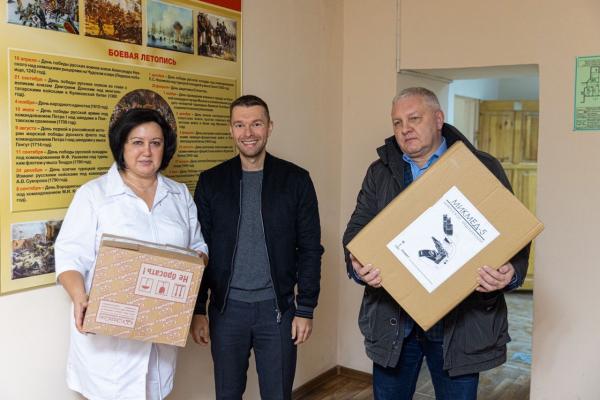 Депутаты медфракции Екатеринбургской гордумы проведали раненых бойцов в окружном военном госпитале - Фото 1