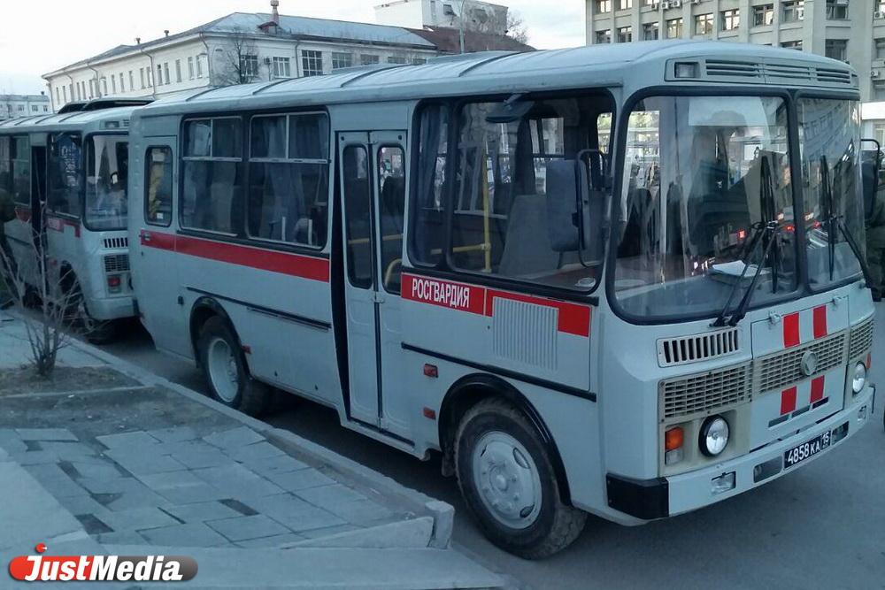 В Екатеринбурге росгвардейцы задержали бомжа, укравшего имущество студентов в хостеле - Фото 1