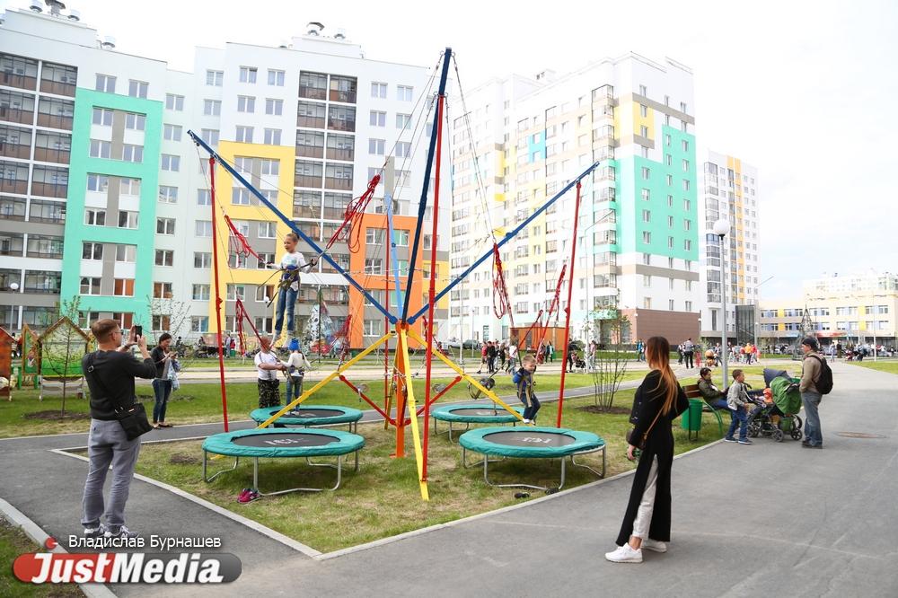 В Екатеринбурге в рамках нацпроекта благоустроят десять дворов - Фото 1