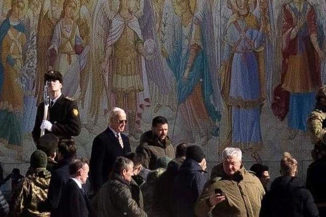 В Киеве прошла встреча Байдена и Зеленского - Фото 1