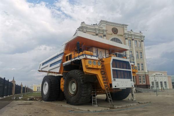В Музейном комплексе в Верхней Пышме появился один из самых крупных в мире грузовиков - Фото 1