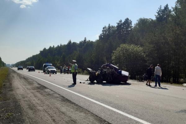 Под Белояркой водитель ВАЗа погиб, выехав на встречку - Фото 1