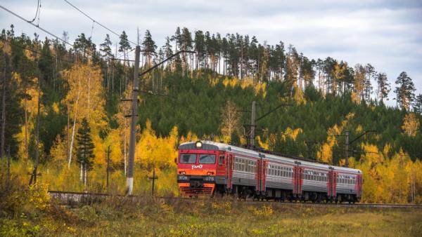 Зимний график движения пригородных поездов на Свердловской железной дороге начнет действовать с 9 октября  - Фото 1