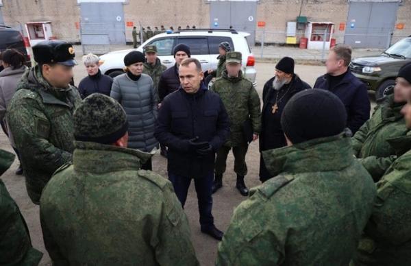 Курганский губернатор Вадим Шумков заявил, что регионы не должны ориентироваться на свои возможности в вопросах выплат мобилизованным - Фото 1