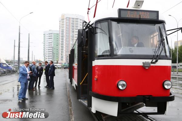 В Екатеринбурге к юбилею города приобретут десять трехсекционных трамваев - Фото 1