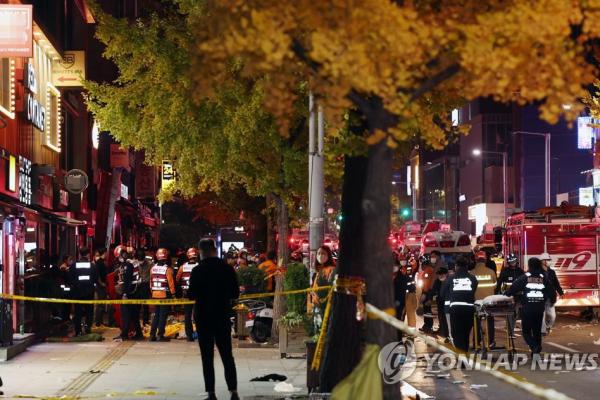Число погибших в результате хэллоуинской давки в Сеуле достигло 154 человек - Фото 1